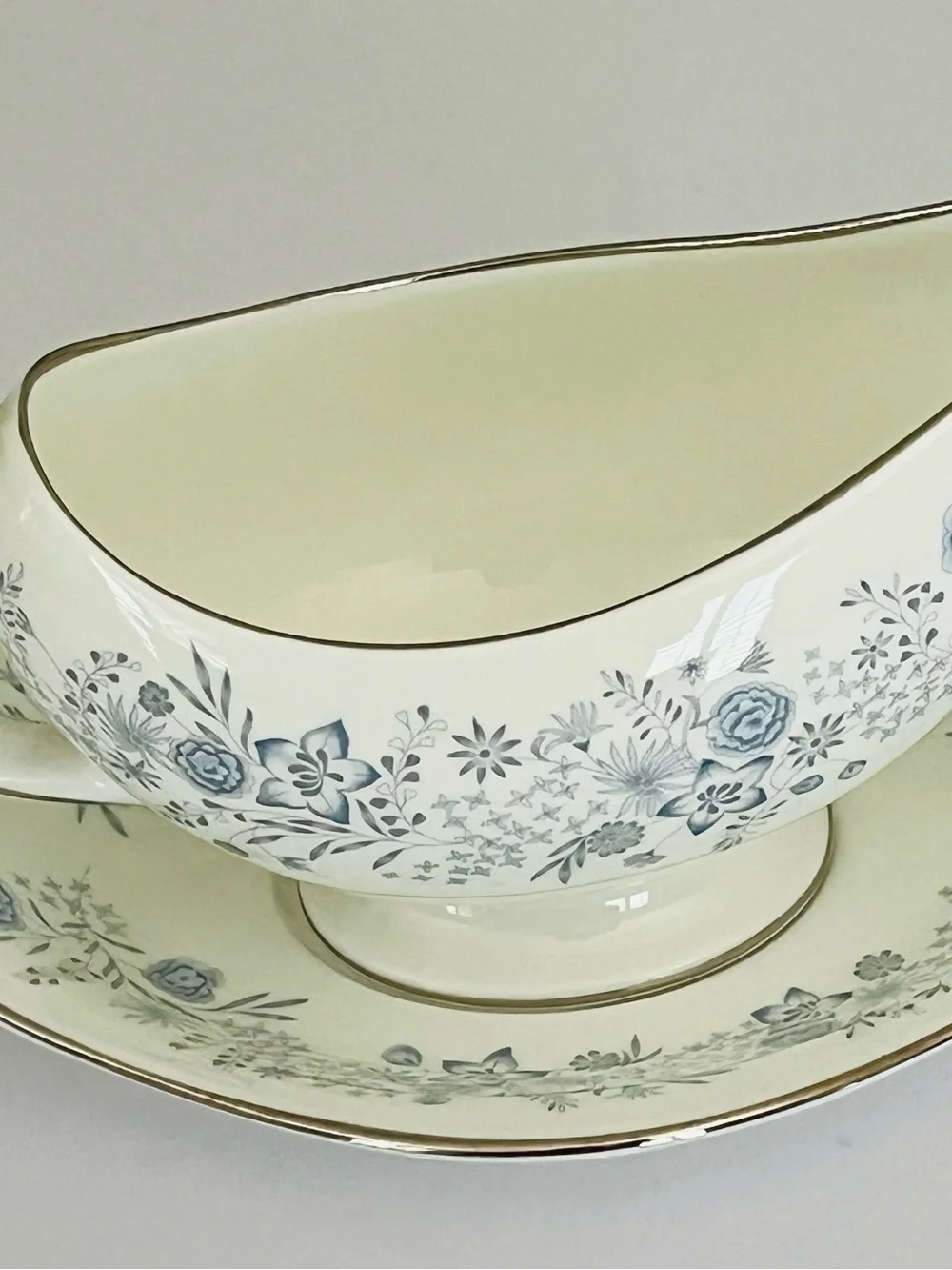Vintage Wedgwood Belle Fleur Bone China Gravy Sauce Boat & Saucer England